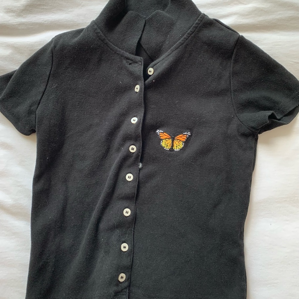Brandy Melville butterfly button t shirt